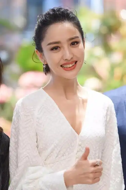 这6位女星"桃花眼"太美了,灵动中透着风情,一颦一笑堪称绝色