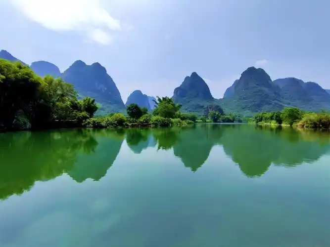 山清水秀 刘尚萍摄 (广西桂林市局)