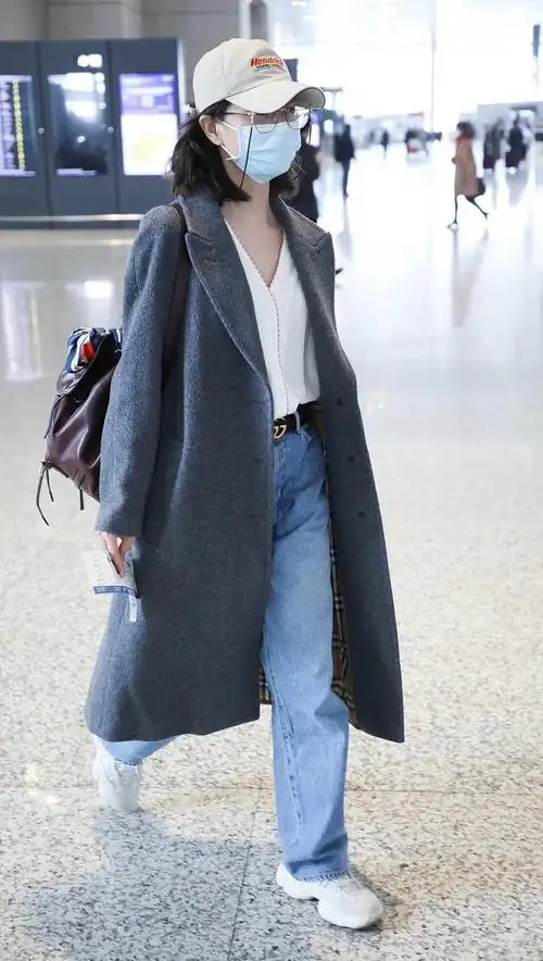超有看头的女明星机场街拍来袭哪怕依旧是防护主题
