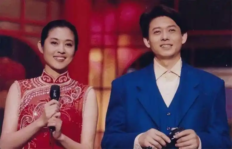 前央视主持人程前:曾与董卿同居6年,50岁娶小20岁娇妻老年得子-临朐生