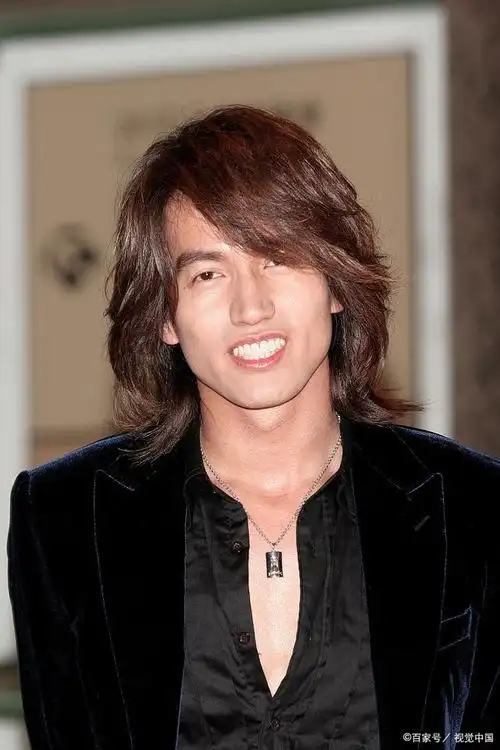 脏辫,中分烫发,挑染微烫发,前刘海巨长发型,层次感斜分中长发等细节