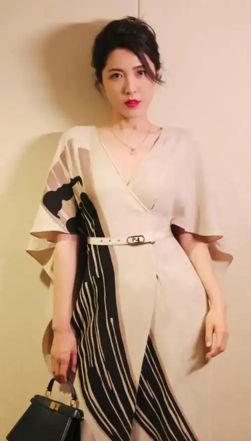 曾黎极品身材美女性感女神气质优雅女人味