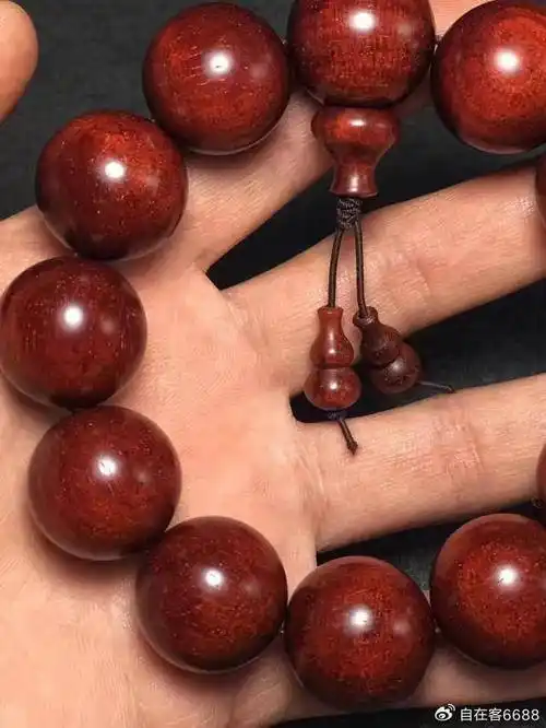 一篇文章带你认识小叶紫檀手串