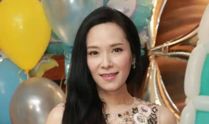 因戏生情当小三,还默许丈夫不忠诚,最美港姐郭羡妮如今活得真卑微