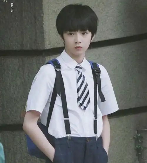 4刘耀文一小时候