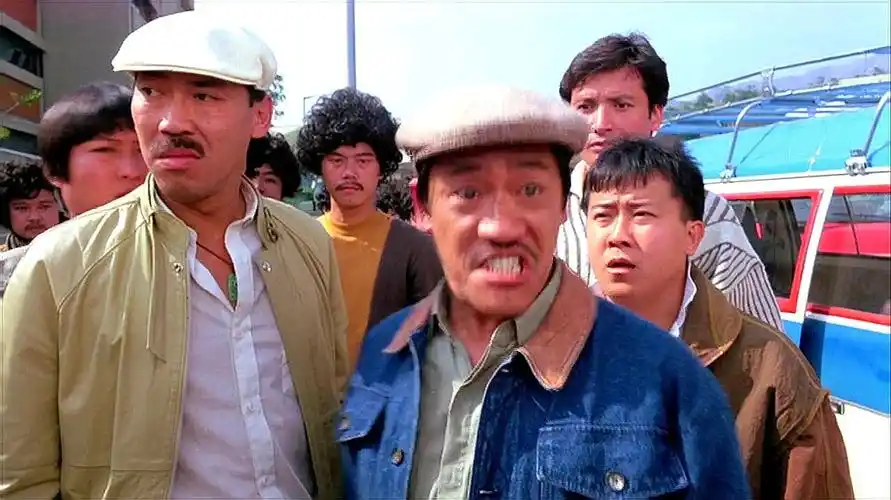 《福星高照》:五福星撞车,大生地不服,结果被暴打一顿!