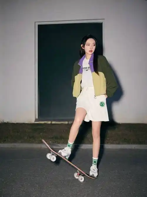 程潇穿出25岁女性时尚新潮流!