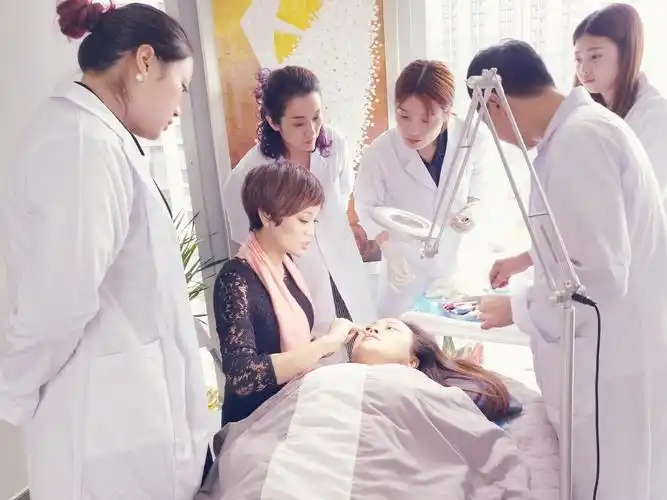 > 贵阳想学习微整形哪里有正规的微整形培训学校推荐  华尚美容有限