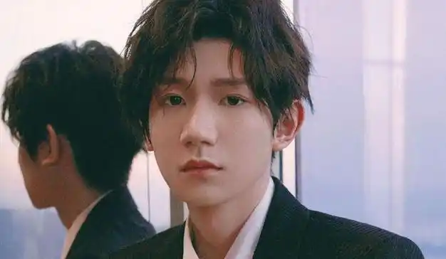 23岁王源被曝恋爱为女方翘课写歌更多信息曝光女方被深扒