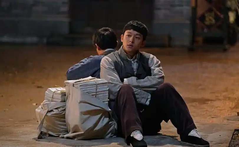 还有《觉醒年代》中饰演陈延年的张晚意,出生于1994年的他于2013年考