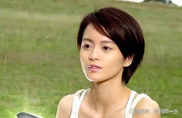 梁咏琪夫妇近照曝光,镜头下面黄肌瘦穿着土气,外国老公白发满头