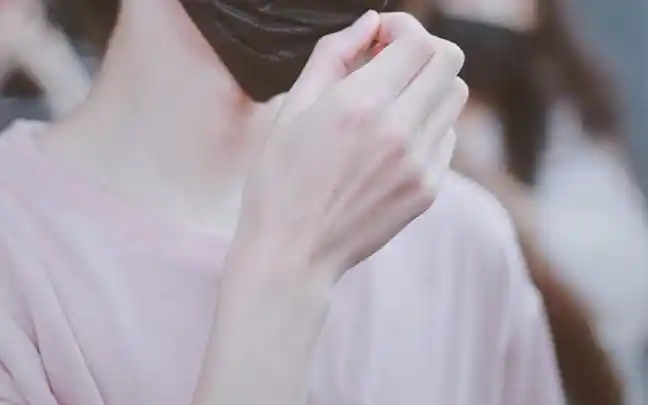 【贺峻霖】贺仙子这手也太好看了吧 真不愧是十八楼御用手模!-琳爱吃