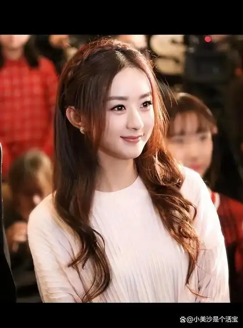 和冯绍峰离婚三年后,再看如今的赵丽颖,才知道什么叫随性与洒脱