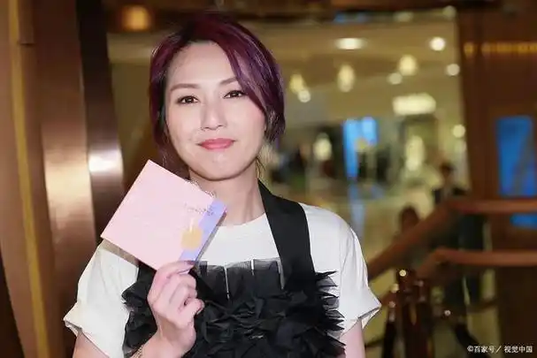 香港天后杨千嬅:从新秀出炉到她梦之声荣耀战队