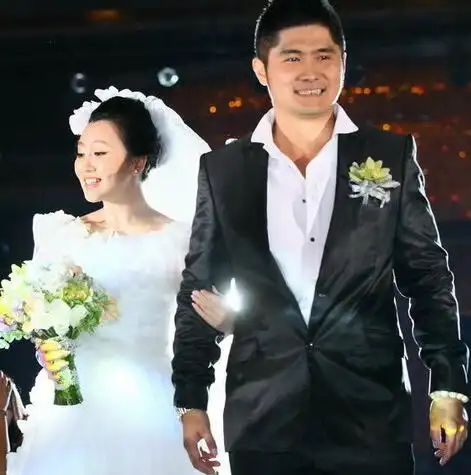 【图】潘阳老公石磊受伤惊喜现身我不是明星 并现场再度求婚