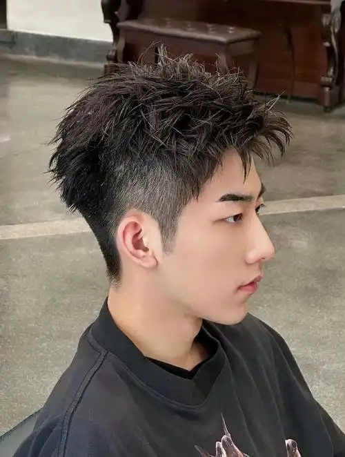 男生一定要尝试的凌乱钢夹烫||#男士造型 #男生烫发发型 #钢夹烫 现在