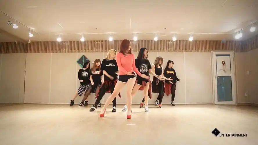 ver 发布于 昨天 10:58 · 353 次播放韩国美女韩国文化舞蹈 disco