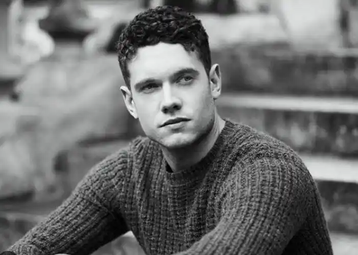 高颜值大长腿,满屏都是荷尔蒙._krypton_he_is