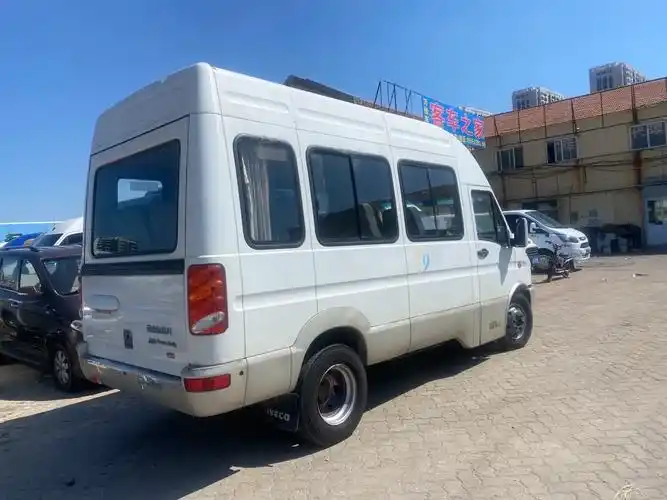 14 座:12年11月依维柯宝迪中型客车.#14 座:12年 - 抖音