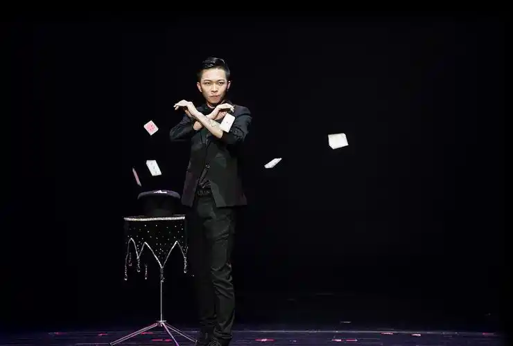 魔术演出 - 深圳辛宽魔幻艺术团_魔术表演_魔术培训_魔术专场_金魔童