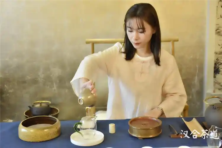 爱喝茶的女人,骨子里都会透着美!