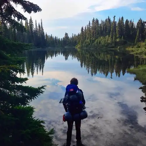 hidden hikes on vancouver island with @tomparkr
