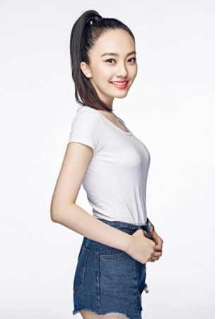 missq校花张嘉希 因网大走红 被称为青春版张天爱