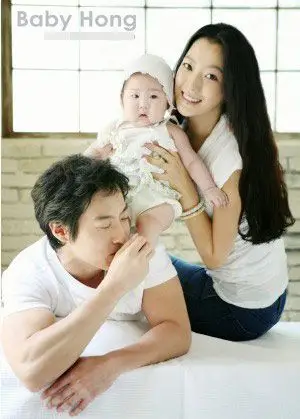 【2009.8.20】【明星】金喜善幸福全家福曝光 一家三口甜蜜温馨