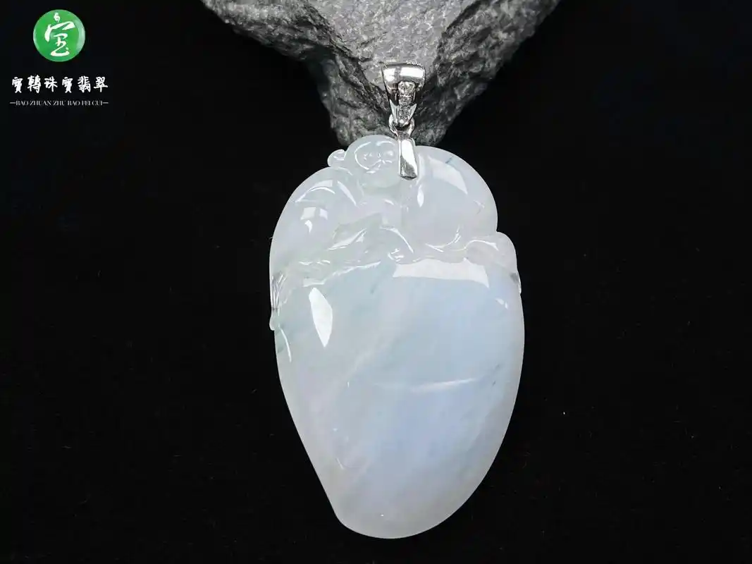翡翠寿桃吊坠
