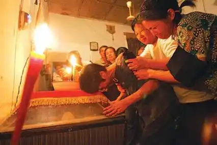 医院坚持抢救断气病人16小时 家属称其欺诈(图)