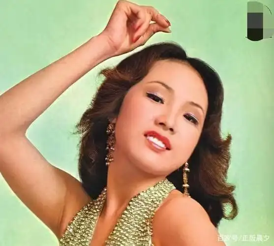 费玉清姐姐费贞绫:18岁成名,40岁削发为尼,却穿金戴银