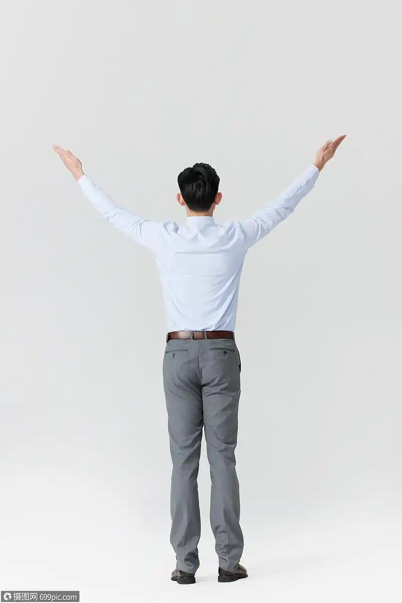 身着正装的男性背影亚洲人商务