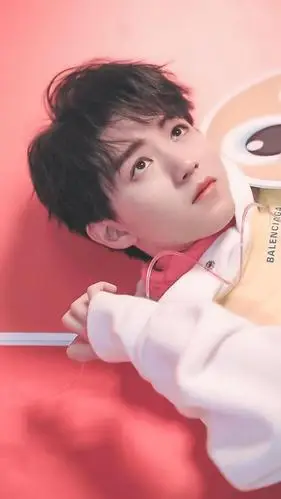 tfboys王俊凯帅气时尚写真