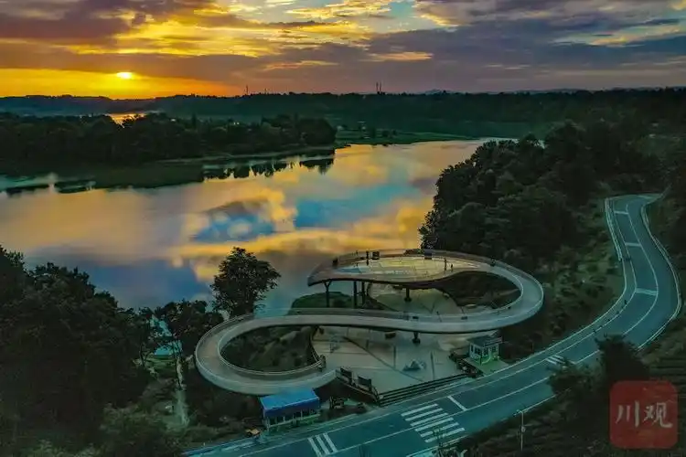 云游雅安5名山百丈湖平湖日出美轮美奂