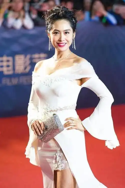 >首页>新闻中心>新闻详情朱茵,演员,歌手,1991年,参演个人首部电影