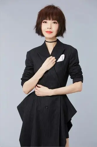 鲁豫新发型写真高清大图