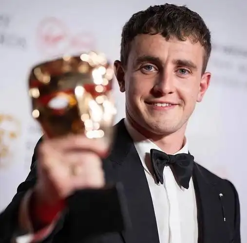 normalpeople男主保罗麦斯卡拿到了batfa最佳男主角