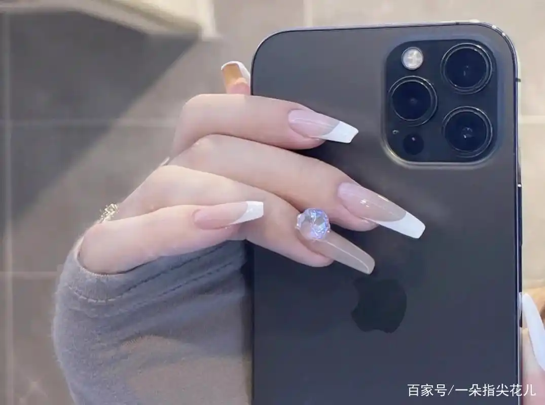 分享10款超级温柔显白的长款美甲款式,喜欢记得收藏哦