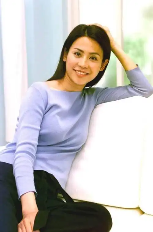 宣萱(资料图)据香港媒体3月2日报道,宣萱2月28日出席电影首映礼,正忙