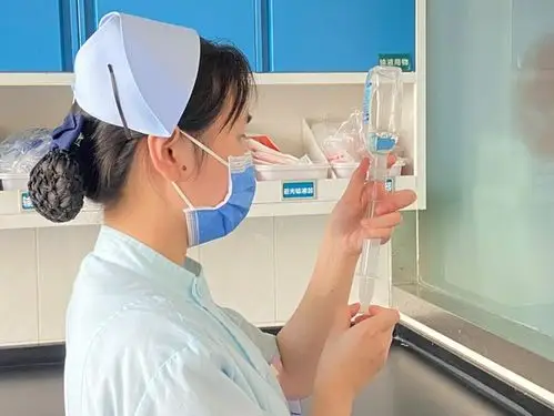 生死瞬间90后女护士勇救跳楼病人