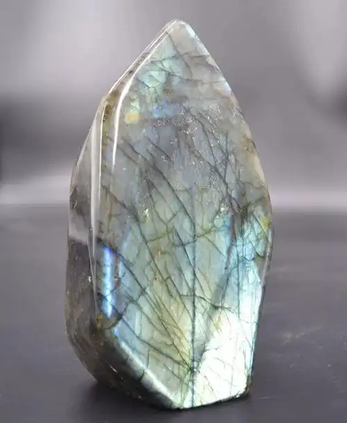 欧泊石如同上帝打翻调色板般绝美