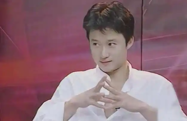 网友惊艳吴京轻年时照片曝光颜值不输小鲜肉