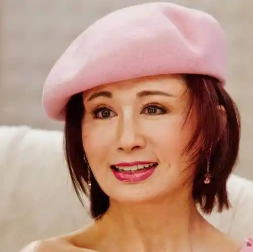 在娱乐圈中,女演员面临着颜值和年龄的巨大压力.