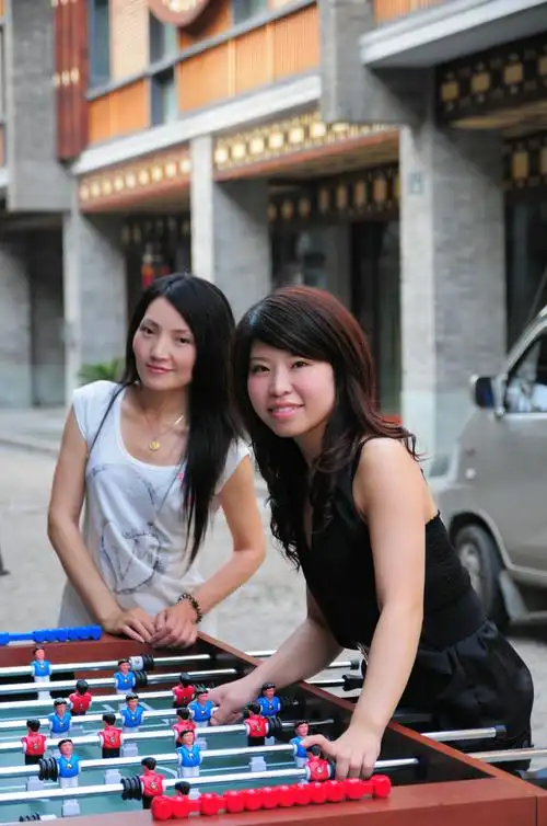 标题:酒吧街&美女