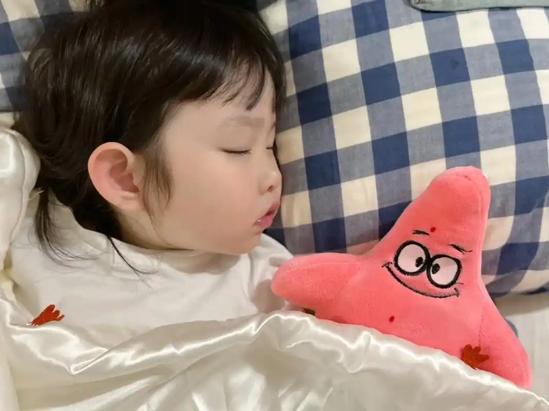 好可爱的侧脸.#宝宝睡颜 #小豆腐壁纸 #小豆腐molly - 抖音