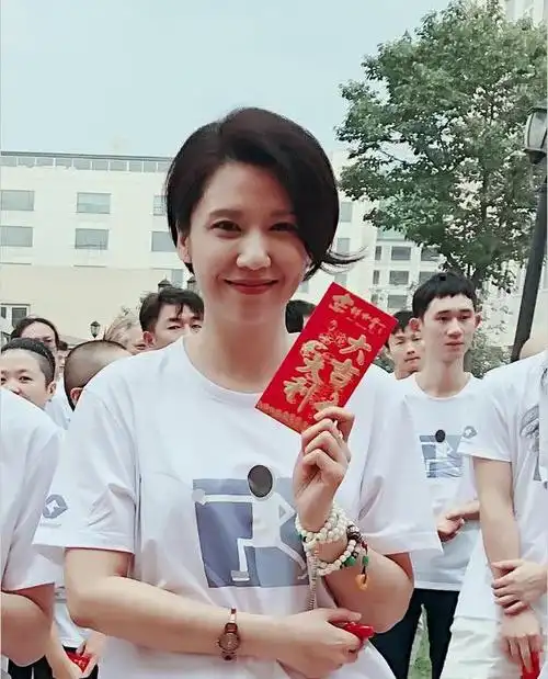 年仅43岁的郝洋如今成了各大剧中的妈妈专业户,好的演员没有年龄之分