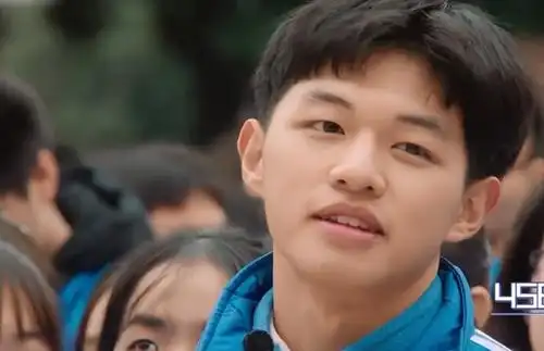 湖南卫视《少年说》:这位高中女生的表白,不知"甜"到了多少人