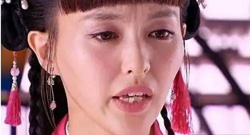 唐嫣这两年演艺事业攀上了最高峰,不管颜值还是演技都是娱乐圈的上乘.