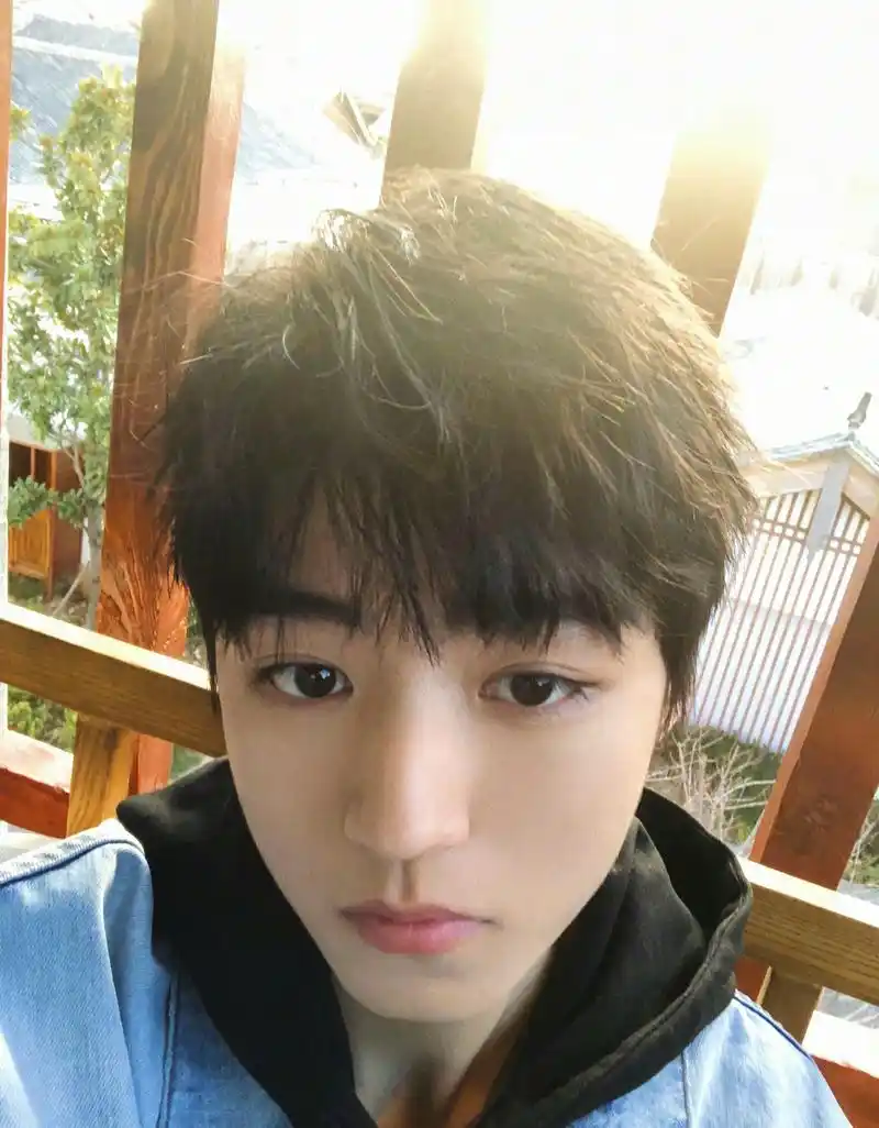 tfboys王俊凯换新发型,粉丝直呼"帅炸了","被惊艳了"!