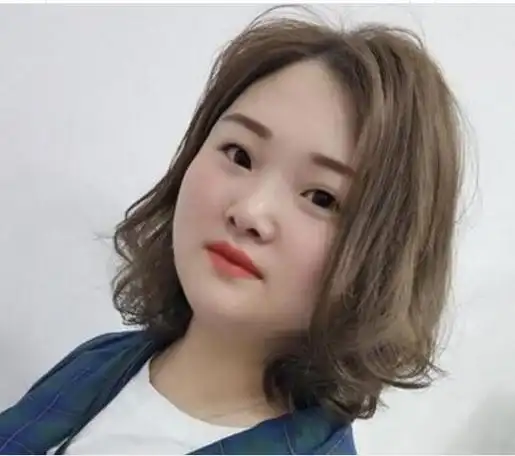 圆脸女生适合的卷发发型有哪些